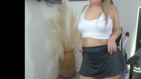 samy_vsn online show from November 1, 2025, 7:49 pm