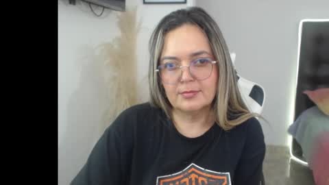 samy_vsn online show from November 8, 2025, 7:34 pm