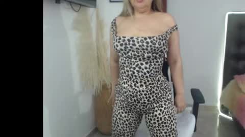 samy_vsn online show from November 29, 2025, 6:55 pm