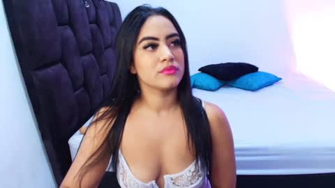 Snapshot of samyrosss6 chatting on February 10, 2025, 11:13 pm Samy online show from February 10, 2025, 11:13 pm