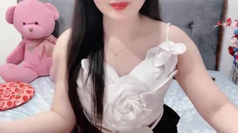 sanami_sian_ online show from May 13, 2026, 1:52 pm