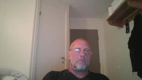 sandnesrune523 online show from October 23, 2025, 5:23 pm