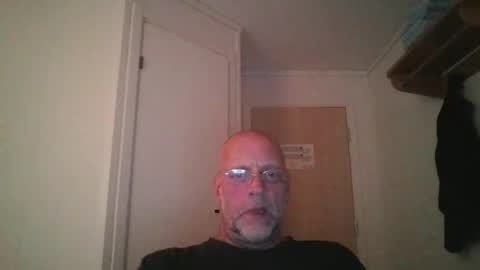 sandnesrune523 online show from December 15, 2025, 6:34 pm