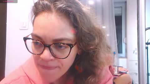 Snapshot of sandra10031989 chatting on January 21, 2025, 5:41 pm Sandra online show from January 21, 2025, 5:41 pm