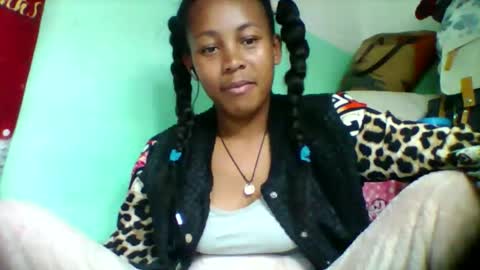 sandra1253099 online show from September 28, 2025, 5:51 pm