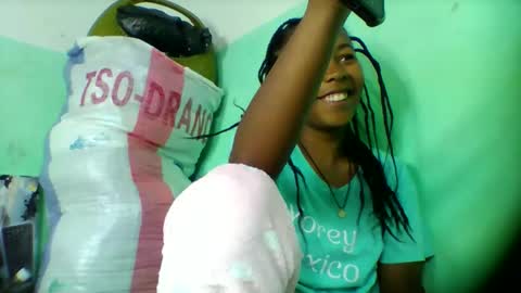 sandra1253099 online show from March 12, 2026, 7:25 am