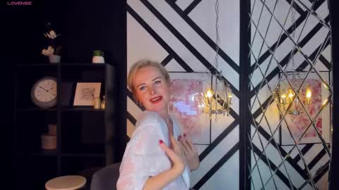 Sandra online show from February 9, 2025, 8:44 am