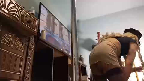 Sandra online show from October 13, 2025, 6:24 am