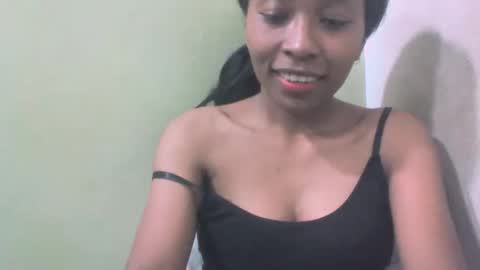 sandy735579 online show from April 19, 2026, 8:57 am