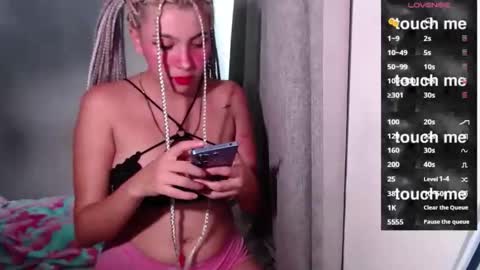 Snapshot of sandy_straw chatting on November 23, 2025, 9:03 pm sandy_straw online show from November 23, 2025, 9:03 pm