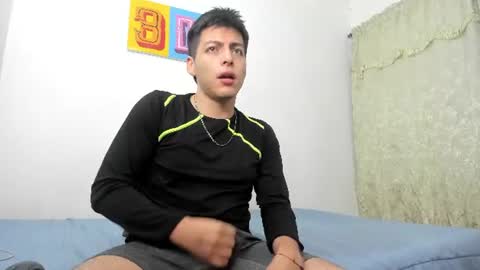 Santiago Henao online show from June 12, 2026, 6:34 am