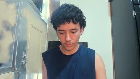 santi_twink19 online show from November 11, 2025, 6:19 pm