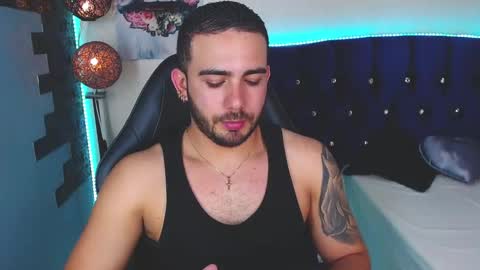santiago_ferrerxx online show from May 18, 2026, 7:41 pm
