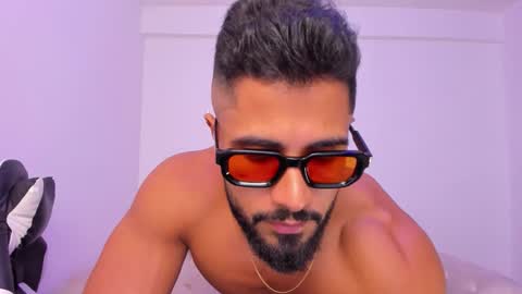 santiago_huntt online show from March 17, 2026, 10:02 pm