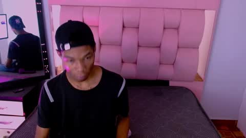 Snapshot of santiago_ortiz chatting on March 1, 2026, 1:57 pm Santiiiiii online show from March 1, 2026, 1:57 pm