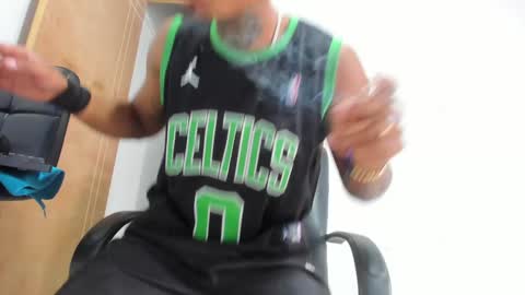 Snapshot of santiagogtx chatting on January 24, 2025, 7:49 pm Santiago online show from January 24, 2025, 7:49 pm