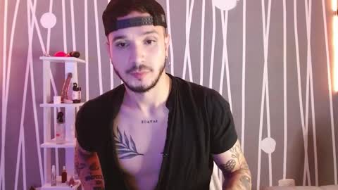 Snapshot of santti_torres chatting on February 19, 2025, 2:55 am Santy Torres online show from February 19, 2025, 2:55 am