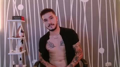 Snapshot of santti_torres chatting on March 5, 2025, 4:34 am Santy Torres online show from March 5, 2025, 4:34 am