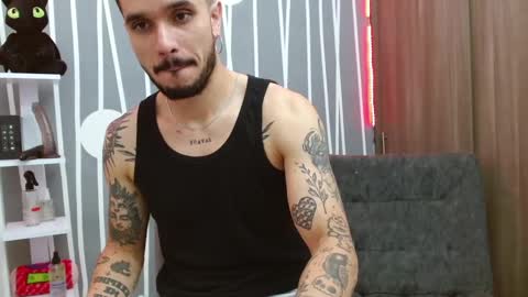 Snapshot of santti_torres chatting on September 27, 2025, 4:06 am Santy Torres online show from September 27, 2025, 4:06 am