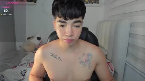 Snapshot of santy7u7 chatting on June 20, 2026, 1:25 pm Mr. Santiago online show from June 20, 2026, 1:25 pm