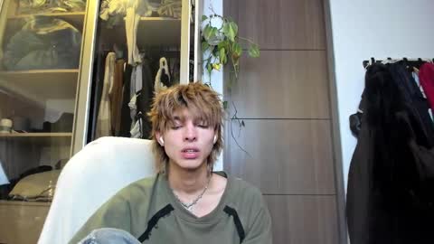 Snapshot of santy_kitty chatting on February 19, 2025, 3:28 am kitty online show from February 19, 2025, 3:28 am