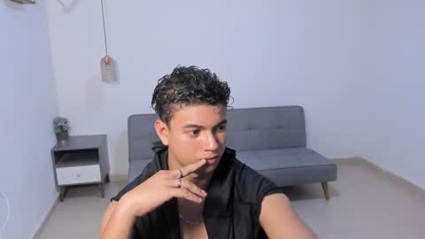 santy_stump online show from April 9, 2026, 9:42 pm