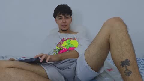 Snapshot of santybig18 chatting on March 4, 2025, 12:01 pm santybig18 online show from March 4, 2025, 12:01 pm