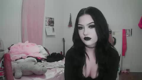 Sapphire online show from November 14, 2025, 10:40 pm