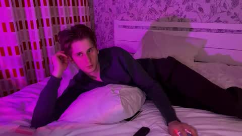 sapph1res online show from February 23, 2026, 4:37 pm