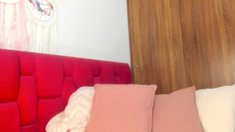 Sara online show from November 20, 2025, 9:36 pm