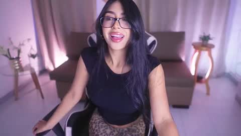 Snapshot of sara_albrecht chatting on March 11, 2025, 12:39 pm Sara  online show from March 11, 2025, 12:39 pm