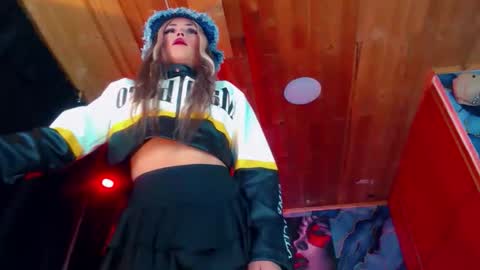 Snapshot of sara_buck chatting on April 14, 2026, 6:19 am sara_buck online show from April 14, 2026, 6:19 am