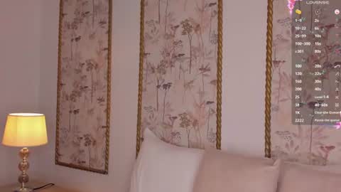 Snapshot of sara_castro24 chatting on June 19, 2026, 8:23 pm Sara online show from June 19, 2026, 8:23 pm
