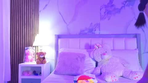 Snapshot of sara_collinss__ chatting on November 9, 2025, 11:30 am SARA online show from November 9, 2025, 11:30 am