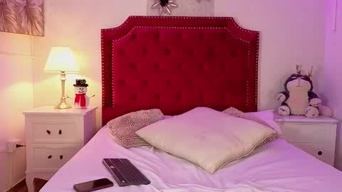 Snapshot of sara_collinss__ chatting on January 8, 2026, 11:34 am SARA online show from January 8, 2026, 11:34 am