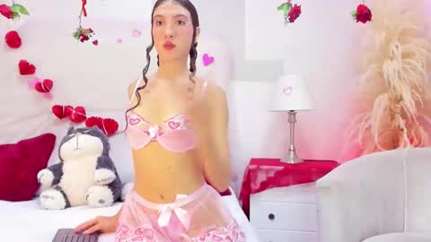 Snapshot of sara_collinss__ chatting on February 14, 2026, 12:02 pm SARA online show from February 14, 2026, 12:02 pm