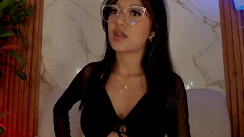 Snapshot of sara_gwen chatting on June 24, 2026, 2:10 am S A R A online show from June 24, 2026, 2:10 am