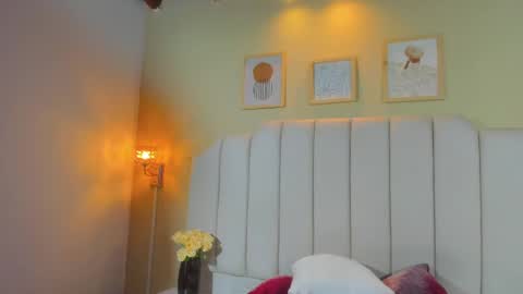 sara_hannks online show from April 11, 2026, 2:21 pm