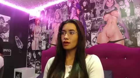 Snapshot of sara_hoffman_4 chatting on April 14, 2026, 12:22 pm Sara online show from April 14, 2026, 12:22 pm