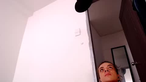 sara_johnson__ online show from October 12, 2025, 4:17 pm