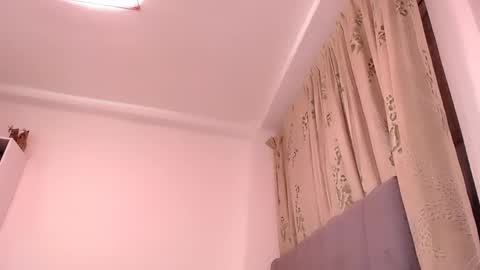 sara_johnson__ online show from April 17, 2026, 1:52 am