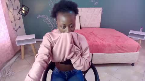 Snapshot of sara_naugty chatting on February 13, 2025, 12:32 pm S A R A online show from February 13, 2025, 12:32 pm