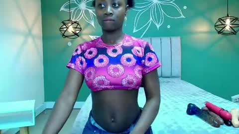 Snapshot of sara_naugty chatting on February 13, 2025, 8:55 pm S A R A online show from February 13, 2025, 8:55 pm