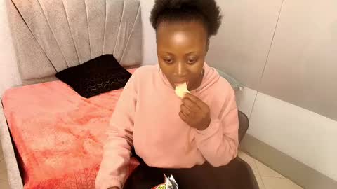Snapshot of sara_naugty chatting on February 15, 2025, 7:39 pm S A R A online show from February 15, 2025, 7:39 pm