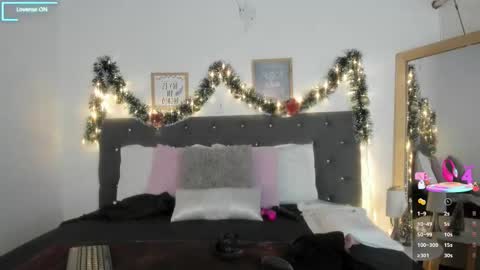 Sara  online show from December 16, 2025, 7:08 pm