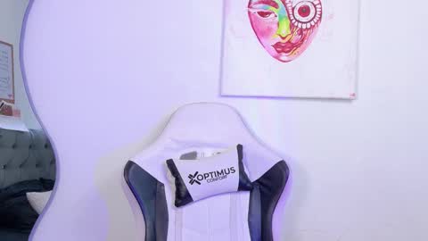 Snapshot of sara_queen9 chatting on September 29, 2025, 5:29 pm Sara online show from September 29, 2025, 5:29 pm