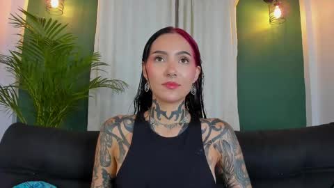 Snapshot of sara_queen9 chatting on May 6, 2026, 3:17 pm Sara online show from May 6, 2026, 3:17 pm