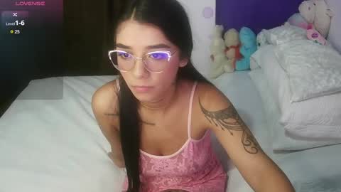 sara_ramirez0 online show from January 12, 2025, 11:58 pm