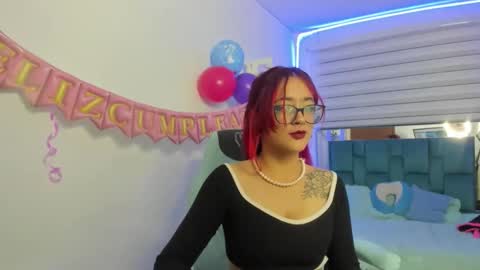 sara_red_x online show from April 15, 2026, 5:25 am