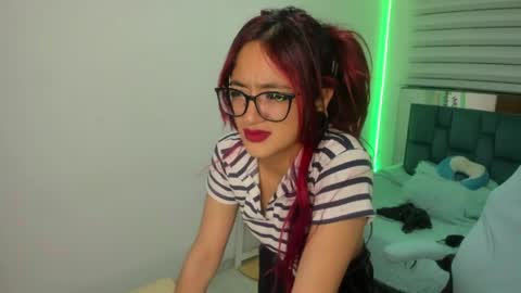 sara_red_x online show from May 6, 2026, 3:24 am